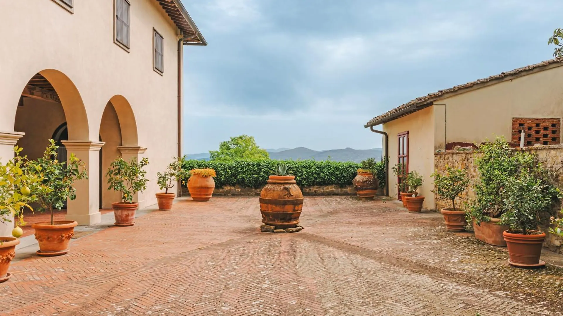 Apartments Florence - Villa La Medicea With Swimming Pool Montauto